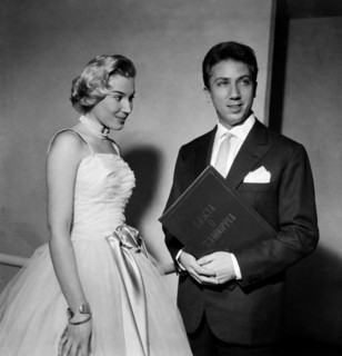 mike bongiorno et edy campagnoli dans "lascia o raddoppia", 1956