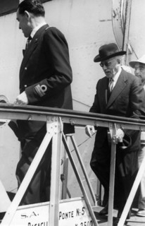 arturo toscanini débarque à new york du paquebot saturnia, 1948