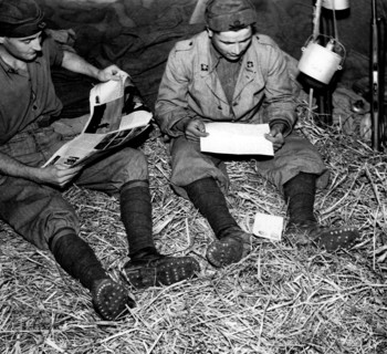 guerre, soldats, journaux et courrier militaire, 1943