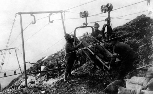 première guerre mondiale, transport d'un blessé, 1915-18
