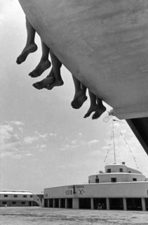 italie, camp d'été au bord de la mer, pieds, 1930