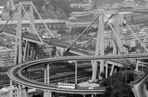 italie, genes, viaduc sur la polcevera, 1970-1980
