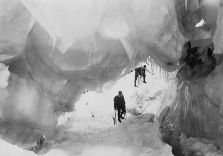 italie, glacier de monte bianco, destination des amoureux de la montagne, années 1930