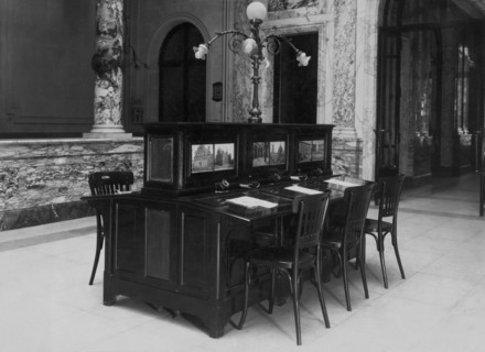 france, marseille, banque commerciale italienne, les grandes banques ont collaboré à la propagande touristique italienne à l'étranger en exposant des photos de paysages et de monuments fournies par l'...