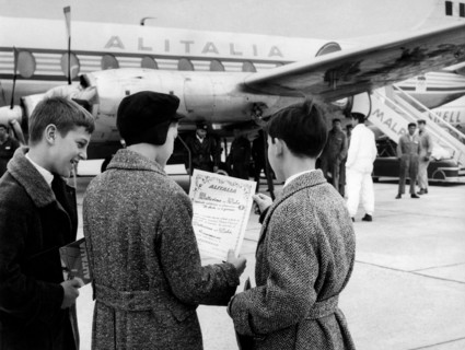 italie, aéroport de malpensa, alitalia, tourisme scolaire, premier vol, 1960