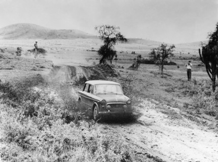 une fiat 1100 lors de la course d'en- haut d'ar arusha, 1964