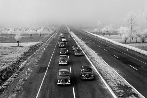 construction d'une route, autostrada del sole, 1958
