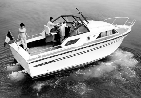 bateau à moteur bora par italcantieri, 1960-1970