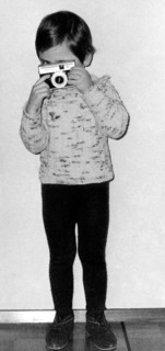 petite fille avec un appareil photo, 1969