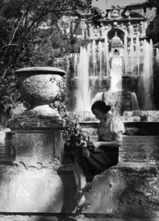 À la fontaine de Tivoli, 1952