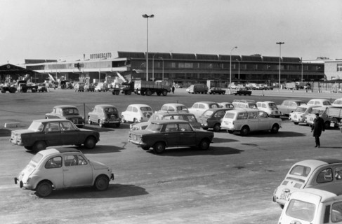 italie, lombardie, milan, vue extérieure du nouvel ortomercato di milano, 1967