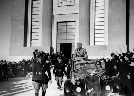 Benito mussolini. 1930-40