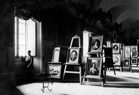 An exhibition hall in the Vatican. city of the Vatican 1910