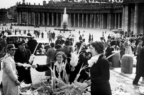 Palm Sunday in Piazza San Pietro. Rome 1930