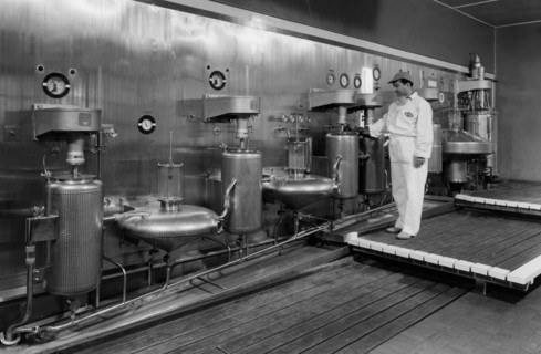 Italy. lazio. colleferro. bombrini parodi delfino plant of continuous nitration of glycerine. 1960