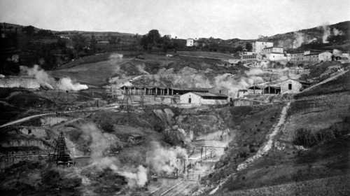 Italy. Tuscany. Castelnuovo di Val di Cecina under construction. 1910-20