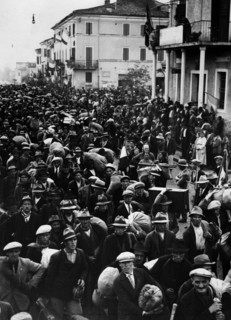 Lazio. Crowd At Littoria. 1920-30