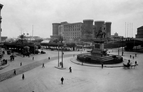 Maschio Angioino. Piazza Municipio. Naples. Campania. Italy 1950