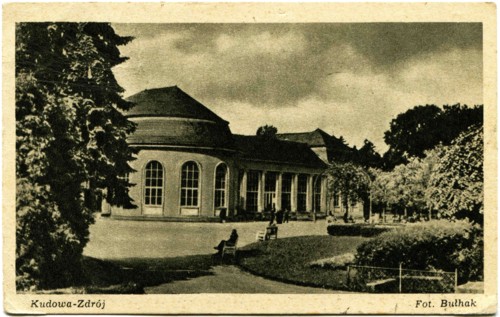 Bulhak shows pump room with mineral water in Kudowa-Zdroj.