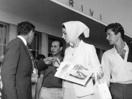 Joan Collins.