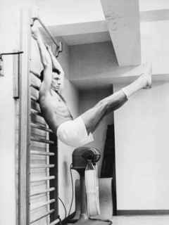 Anthony Franciosa While Training.