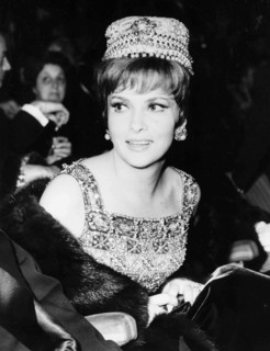 Gina Lollobrigida.