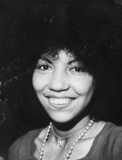 Linda Lewis.