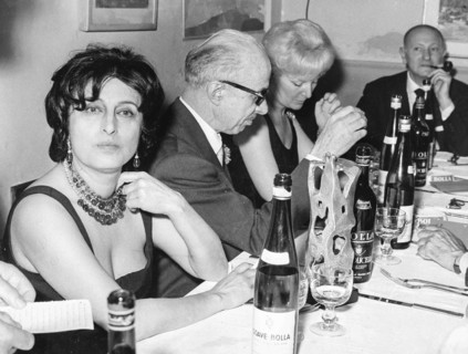 Anna Magnani, Avvocato Graziadei and Elsa De Giorgi.