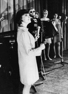 Mireille Mathieu.
