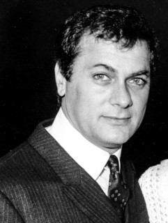 Tony Curtis.