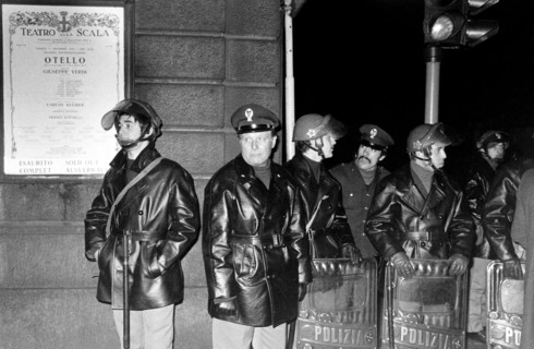 Opening of the theater's symphonic season at the teatro alla Scala, riot police, Milan, 1976