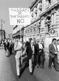 Manifestation of the white collar worker, Rome 1982