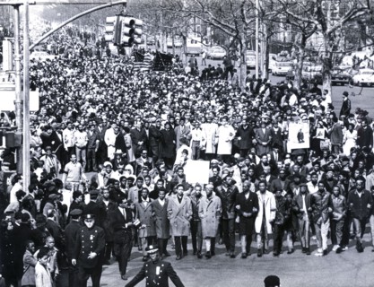 Crowd during the funeral of martin luther king, October 4, 1968