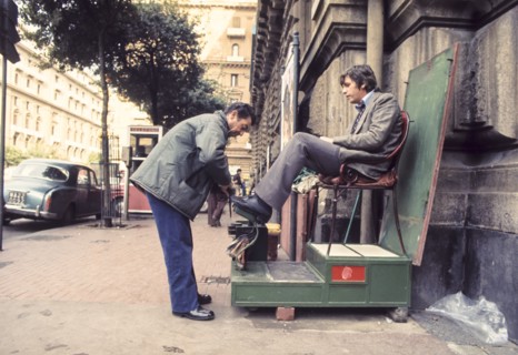 Italy, campania, naples, shoeblack, 70's
