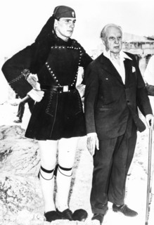 Leopold stokowsky with a royal guard at the acropolis in athens, 1962