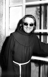 Padre eligio, 1976