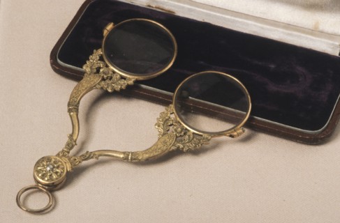 Eyewear history, fassamano scissor with case, the XIX century