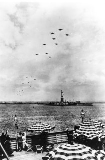 Italian planes commanded by Italo Balbo flying to New York on the Statue of Liberty, 1933