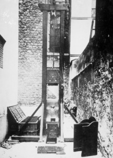 Guillotine
