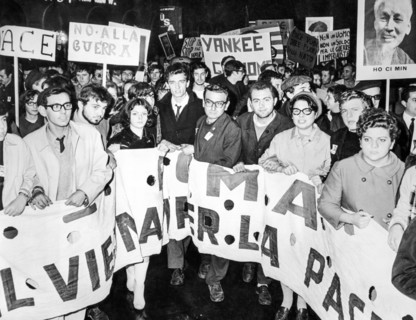 Demonstration against the war in Vietnam, Rome 1968