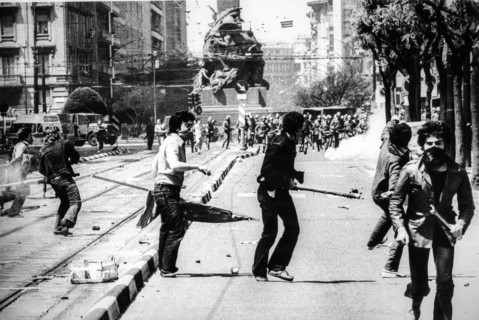 Disorder in milan in front of MSI's headquarters, the day after the massacre in brescia, 1974
