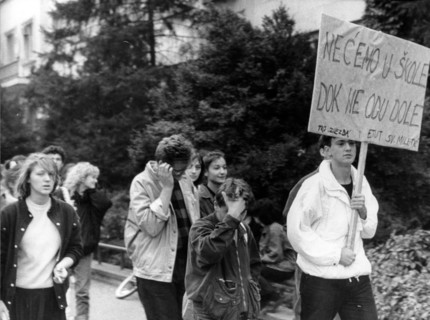 The yogurt revolution, anti-bureaucratic revolution, novi sad, 1988