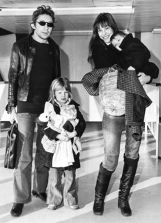 Jane birkin, serge gainsbourg, charlotte gainsbourg, kate barry, london 1972