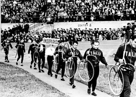 Cycling, the Italian team to the championship prize tula Fly, 1967