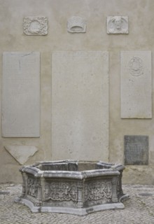 Fountain-tank.
