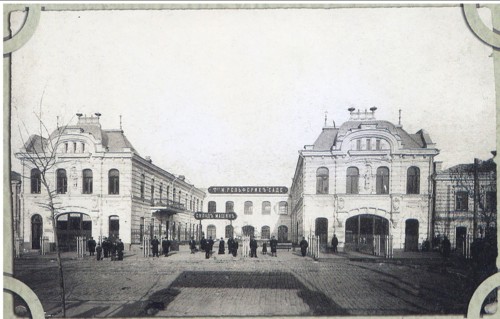 The building of the association M