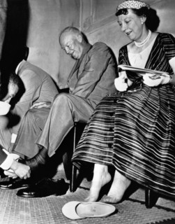 Ike And Mamie Lose Shoes