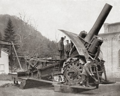 A Big Bertha, a heavy howitzer gun developed in Germany at the start of World War One.