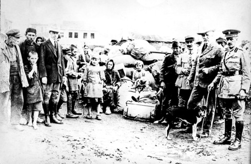 WW1 gathering of people, children and senior officers and diplomats.