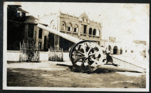 Captured German naval gun, WW1